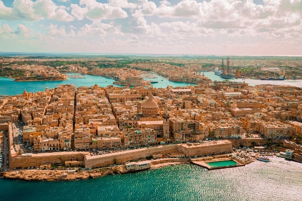 Online spilvært søges på Malta