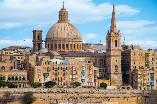 Saknar du sol och värme Just nu söker vi efter personer som vill jobba som online croupier på Malta