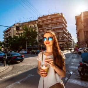 Är du sugen på att flytta utomlands? Ansök till vår lediga tjänst som kundtjänstrepresentant i vackra Thessaloniki, Grekland
