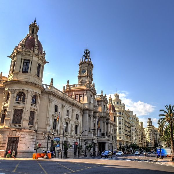 Word een onmisbare schakel in Valencia als Commercieel Medewerker!