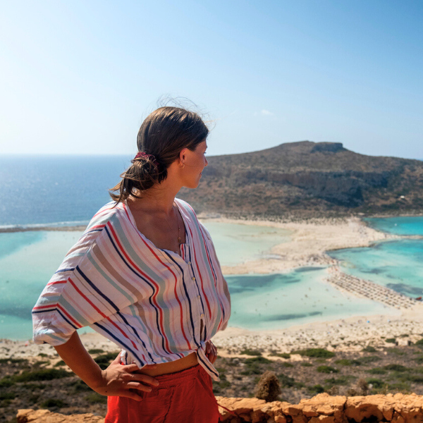 zeit-fuer-ein-neues-abenteuer-werde-kundenbetreuer-auf-der-traumhaften-insel-kreta