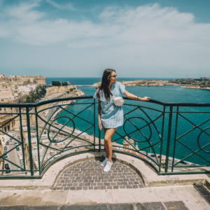 kundtjanstmedarbetare-sokes-omgaende-till-var-klient-pa-soliga-malta