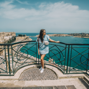 oplev-eventyret-som-kundesupportrepraesentant-paa-den-solrige-oe-malta