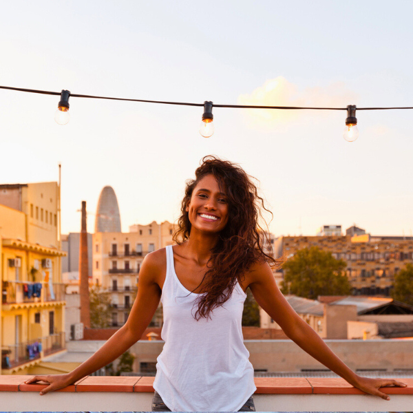 vous-habitez-deja-en-espagne-venez-travailler-a-barcelone-en-tant-quagent-du-service-clientele