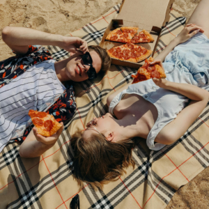 employe-service-client-dans-une-entreprise-dimpression-internationale-a-valence