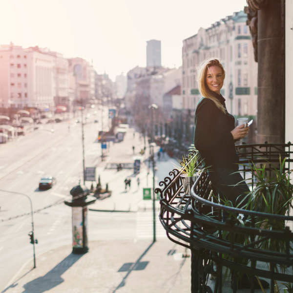 Ft-step-into-the-world-of-neon-signs-italian-account-managers-needed-in-sofia