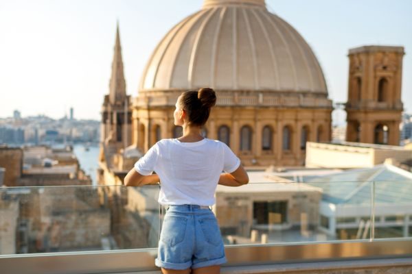 Arbeite als deutschsprachige/r Kundenberater/in im sonnigen Malta!