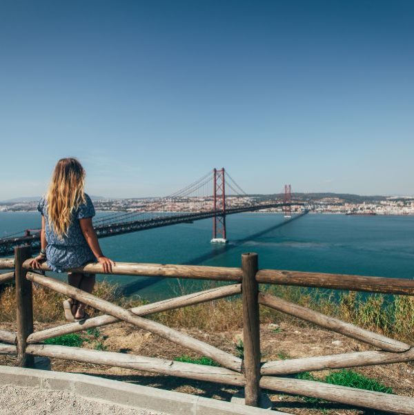 Hebrew-speaking customer service agents needed in Lisbon, Portugal