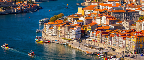 Listing-join-the-italian-team-in-porto-as-a-content-moderator