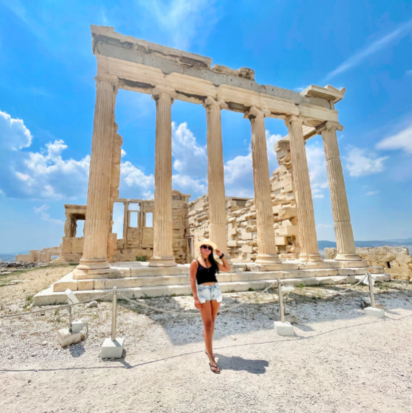 work-in-greece-as-a-hebrew-speaking-content-moderator-for-the-world’s-most-popular-short-video-platform