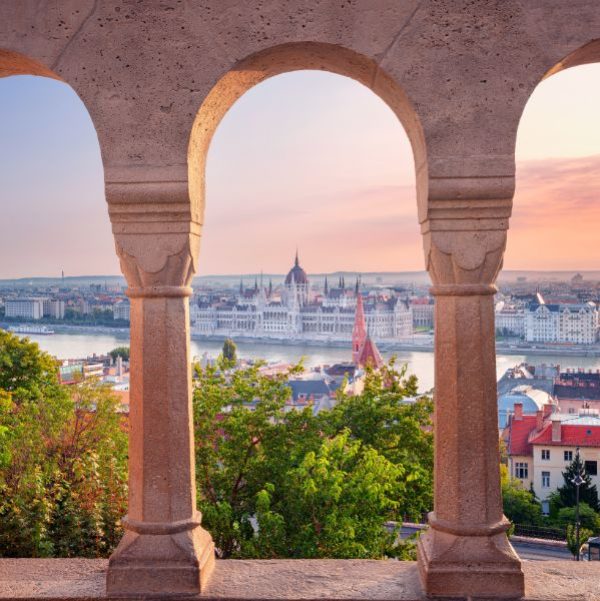 Spanish-speaking travel agents wanted in the heart of the Hungarian capital: Budapest!