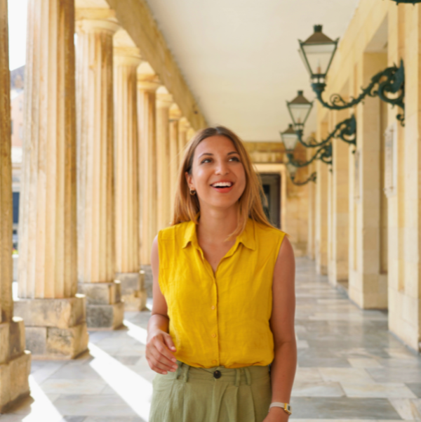 conseillerere-commerciale-francophone-recherchee-poste-hybride-en-grece