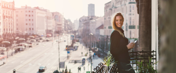 join-the-game-as-an-english-speaking-game-presenter-in-sofia (1)