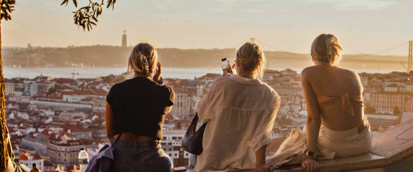 lebe-in-lissabon-unterstuetze-kunden-entwickle-deine-karriere