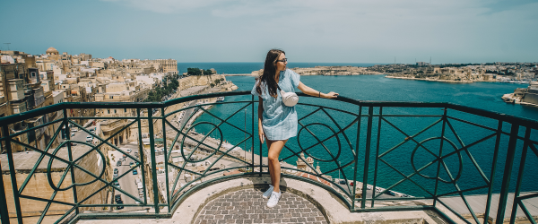 oplev-eventyret-som-kundesupportrepraesentant-paa-den-solrige-oe-malta